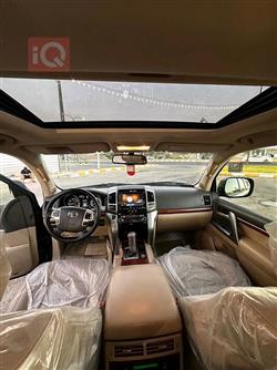 تۆیۆتا لاند کروزەر